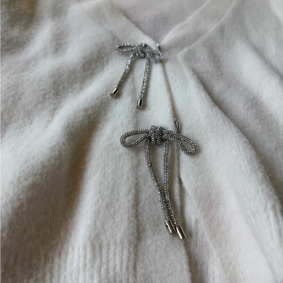 She + Sky Cream soft Cardigan with shiny beautiful Bow Accents - Picture 5 of 7